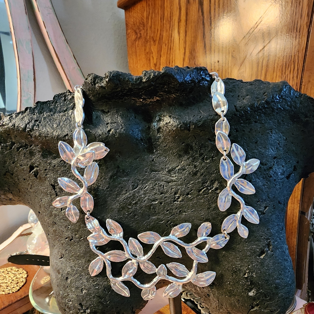 Elegant Leaf Necklace.